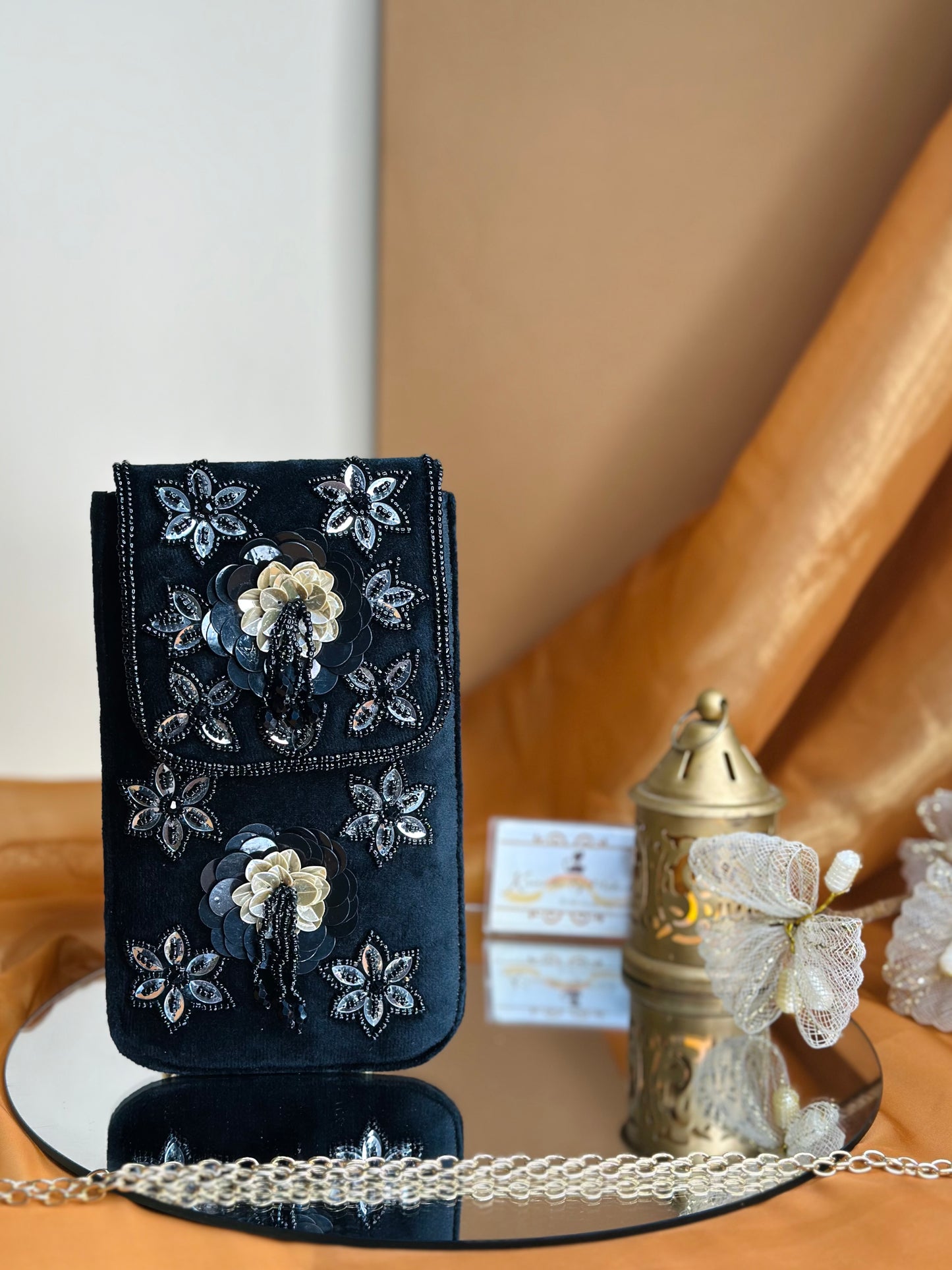 Mahira Mobile Sling