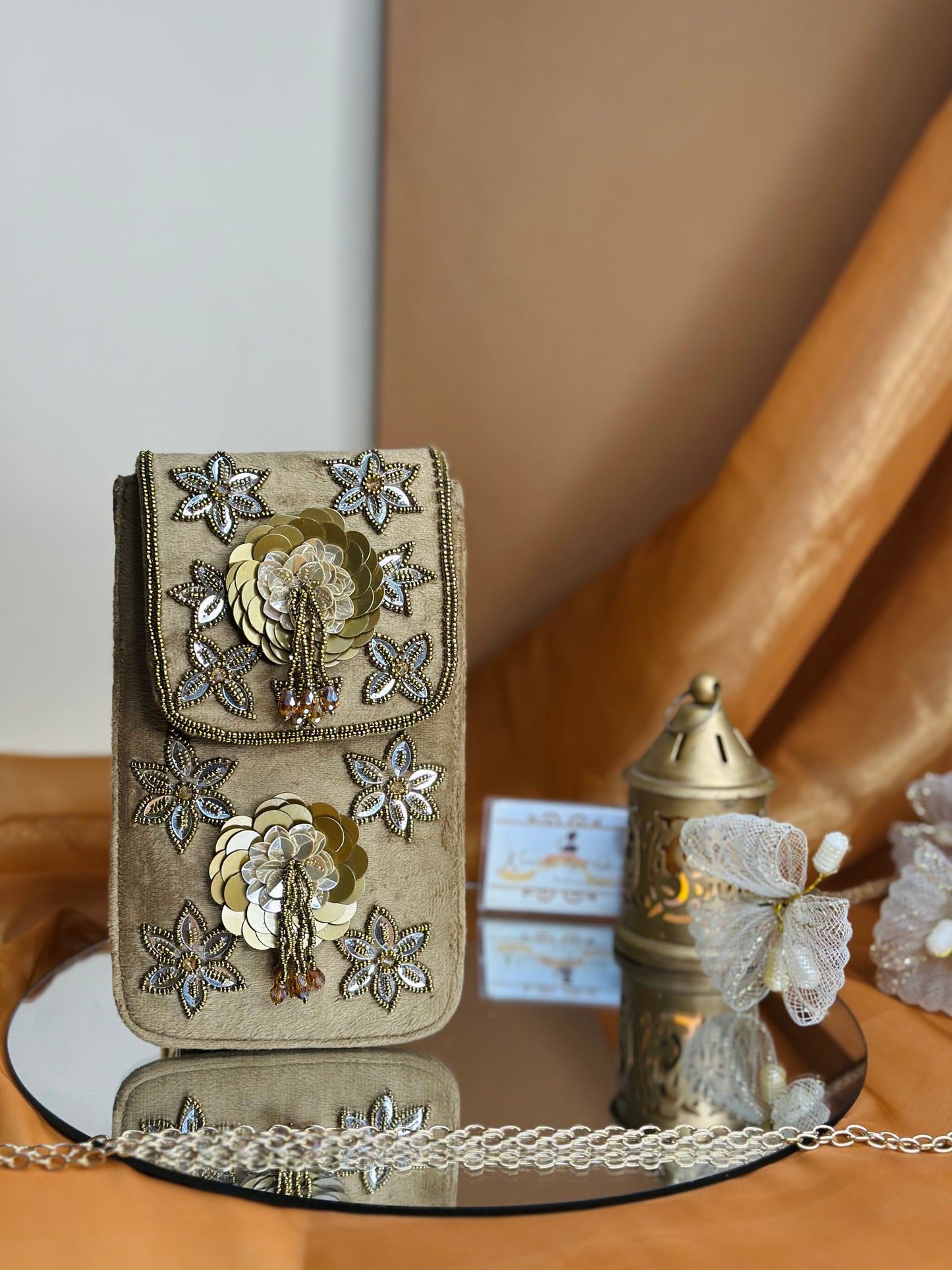 Mahira Mobile Sling