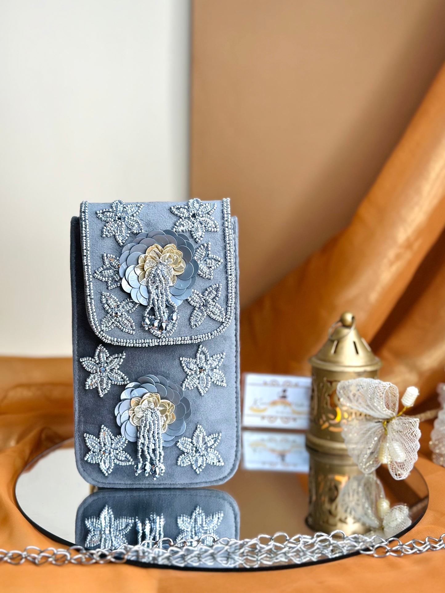 Mahira Mobile Sling