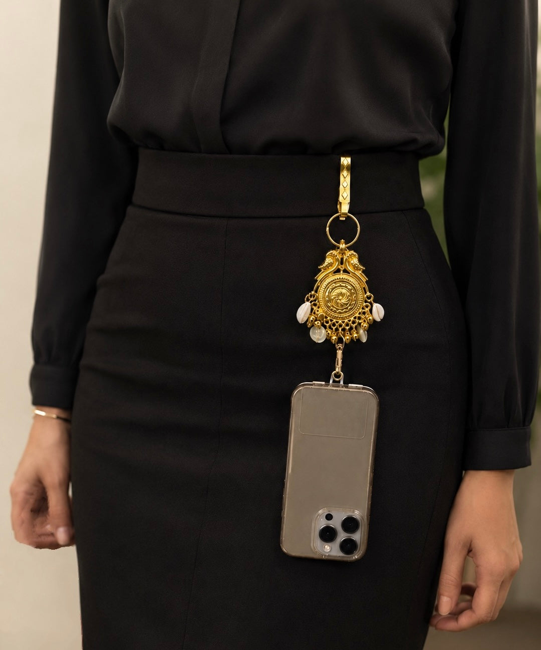 Laila Mobile Hook