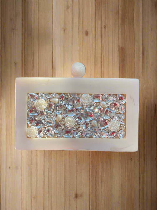Serene Clutch