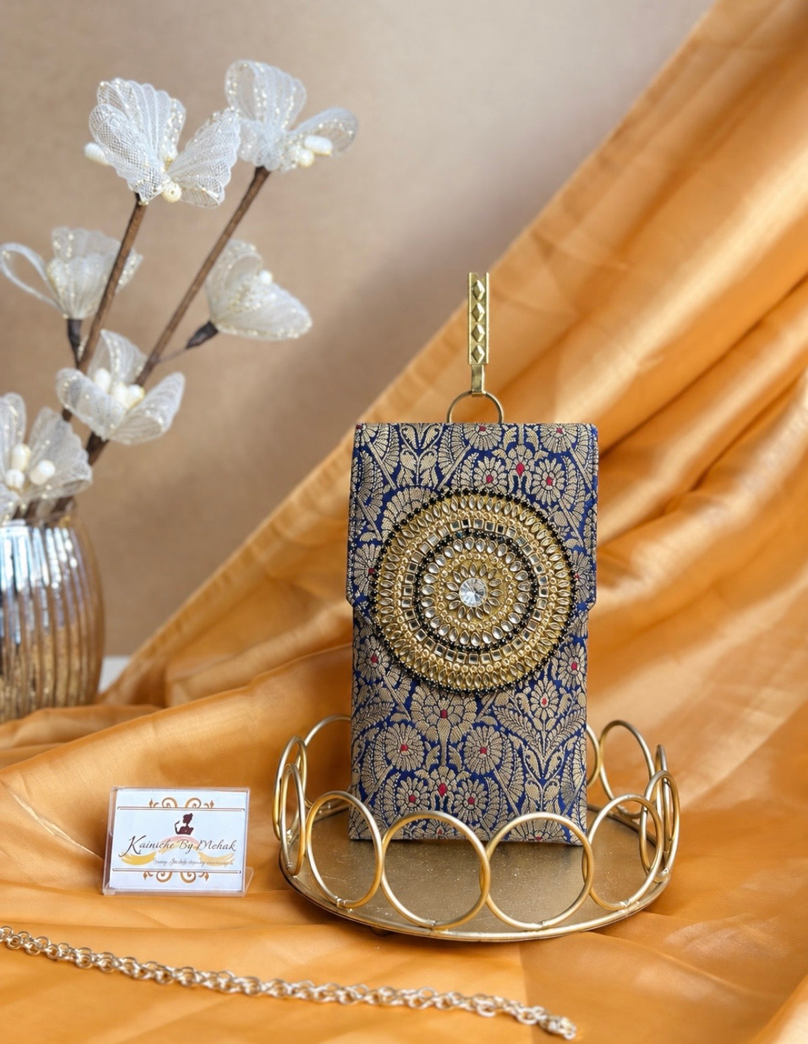Mehrunissa Mobile Sling