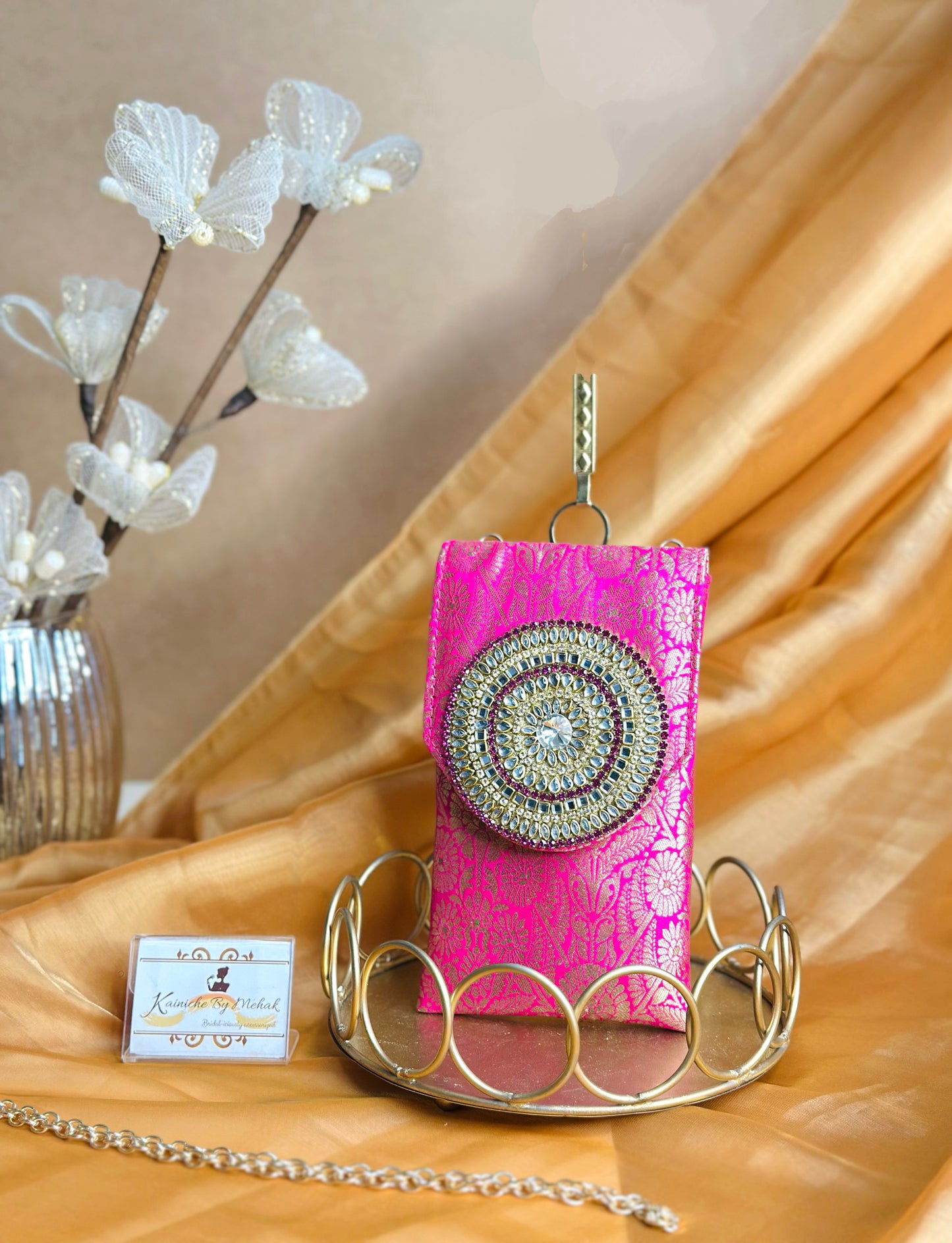 Mehrunissa Mobile Sling