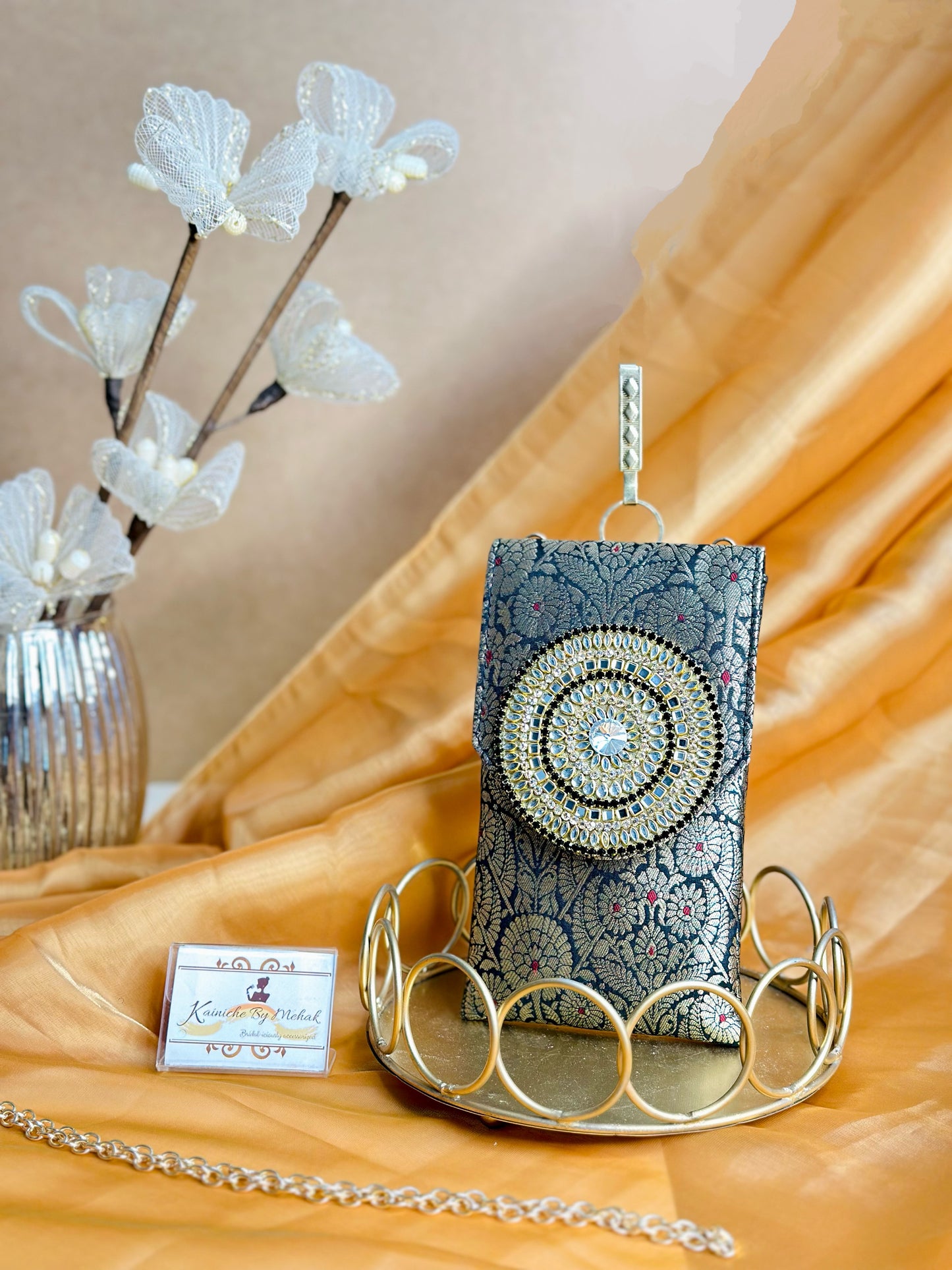 Mehrunissa Mobile Sling