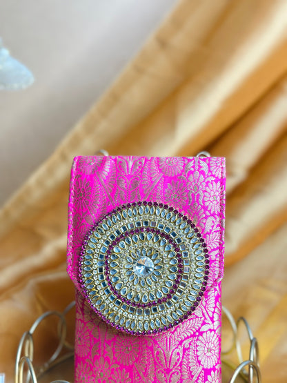 Mehrunissa Mobile Sling