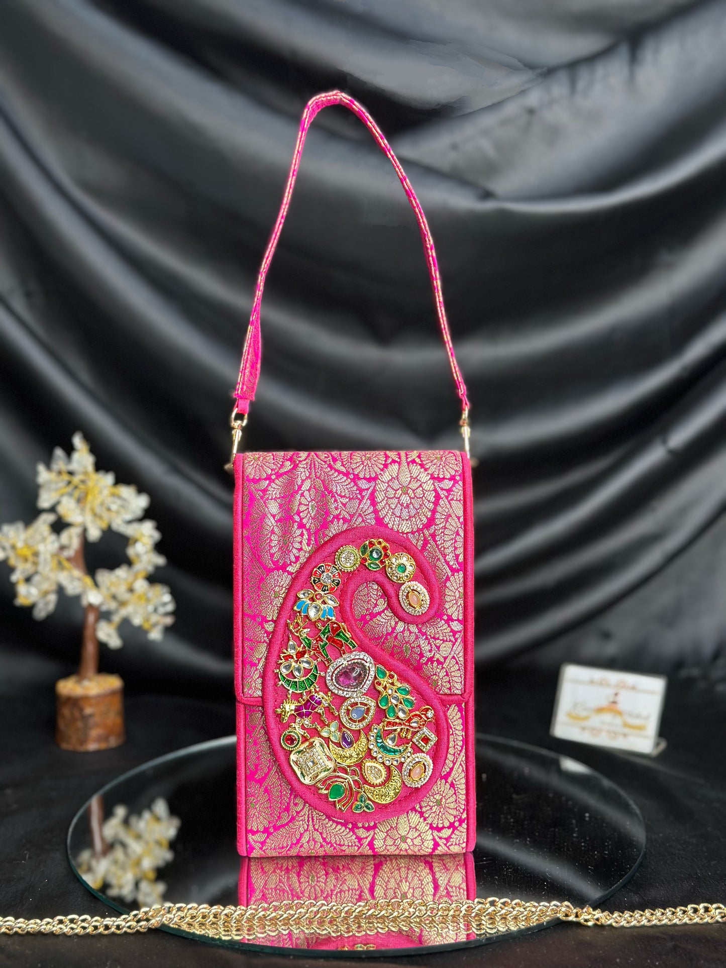 Naqsh Mobile Sling